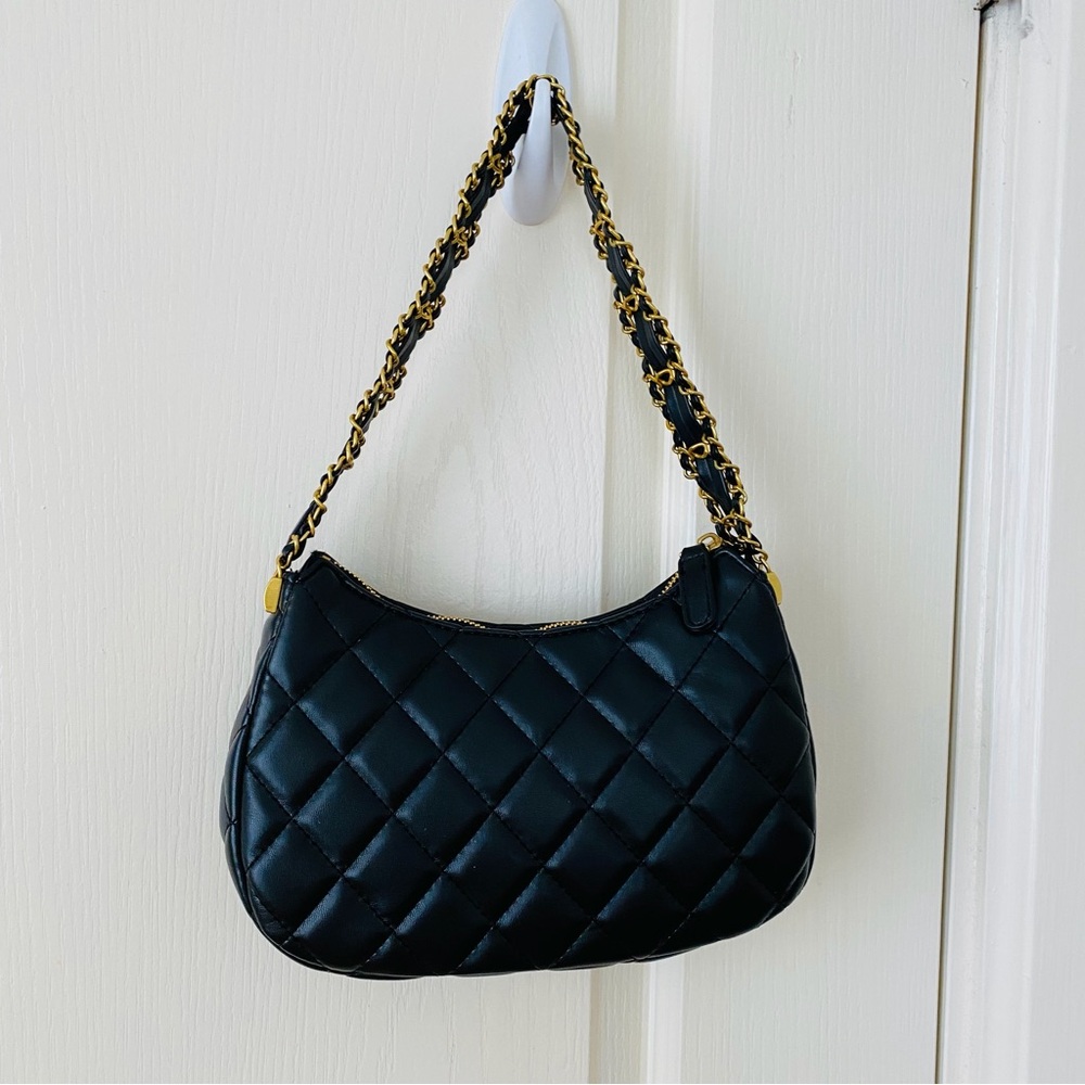 New in Box Chanel Makeup GWP Black Quilted Faux Leather 19 Hobo Shoulder Bag - Picture 8 of 15